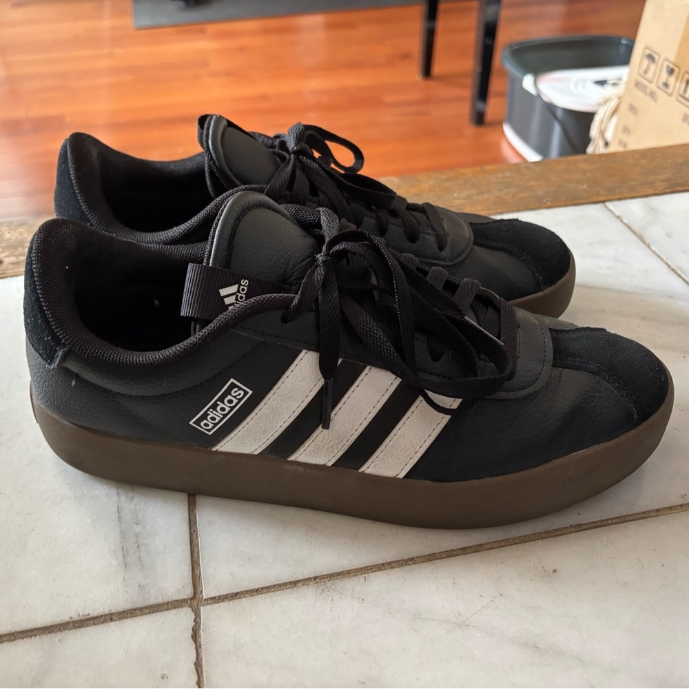 Adidas Women’s Size 10 Sneakers